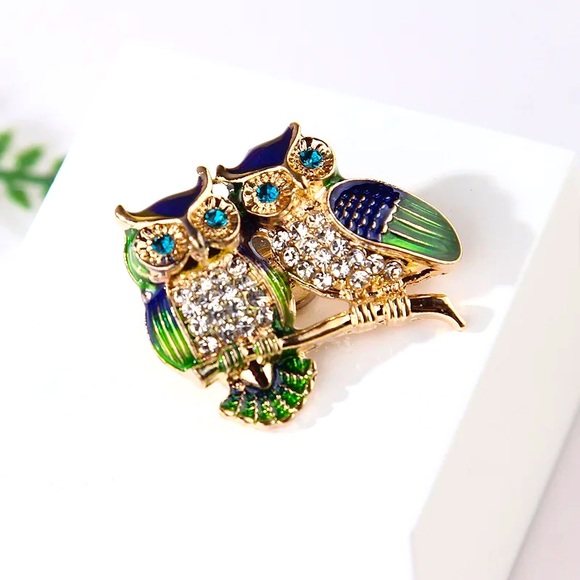 Cute Double Owl Brooch Pin with beautiful crystals! - Picture 2 of 3